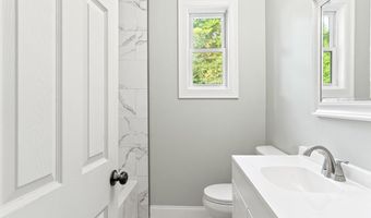 1 Blackstrap Rd, Falmouth, ME 04105