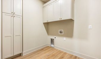 9 Mere Ln, Bella Vista, AR 72714