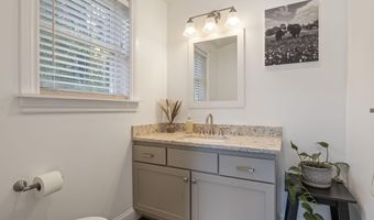 15 Hamden Place Rd, Arundel, ME 04046