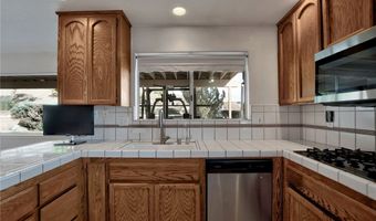 18032 Ohna Rd, Apple Valley, CA 92307