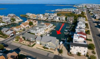 409 3rd St, Beach Haven, NJ 08008