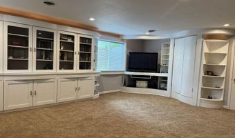 1407 S 2nd St, Aberdeen, SD 57401