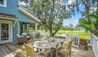 5 Petigru Dr, Beaufort, SC 29902