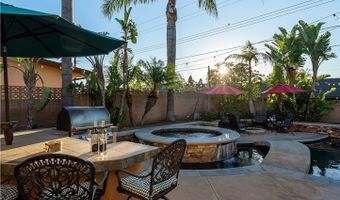 949 S Peregrine Pl, Anaheim, CA 92806