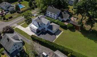89 Commerce St, Clinton, CT 06413