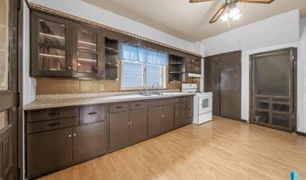 150 N Oak Ave, Bridgewater, SD 57319