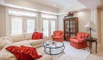 192 Lakeshore Dr, Albany, KY 42602