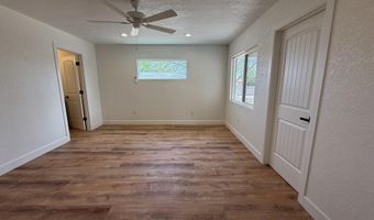 911 S 4th St, Artesia, NM 88210