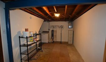 5800 Crossmont Dr, Affton, MO 63123