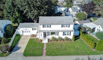 18 Sylvan Ter, Newport, RI 02840