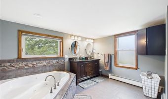 163 Winterberry Rd, Narragansett, RI 02874