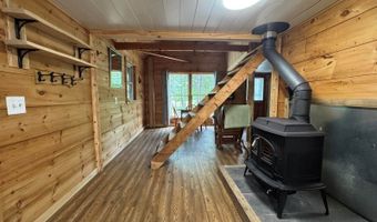 6 Maple Dr, Abbot, ME 04406