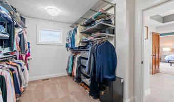 405 Riverside Cir, Anoka, MN 55303