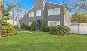 16 Middle Rd, Blue Point, NY 11715