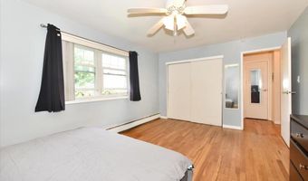 295 Merrick Rd 4A, Amityville, NY 11701