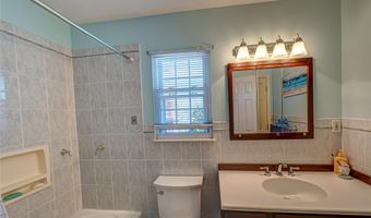 20 Bayview Rd, Amityville, NY 11701