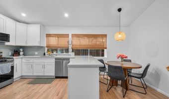 5465 Newcastle Ave 6, Encino, CA 91316