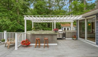 11 Farrwood Dr, Andover, MA 01810