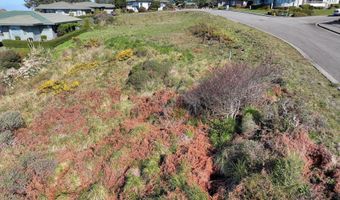 17116 Pacific Heights St, Brookings, OR 97415