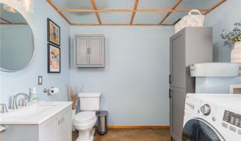 85 Gondola Ave, Jamestown, RI 02835