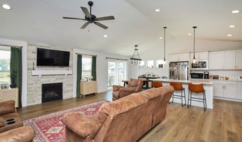 930 Wolf Creek Dr, Polk City, IA 50226