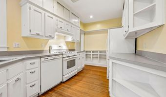 526 N IVY St, Arlington, VA 22201