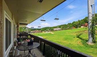 1836 FAIRWAY Dr 213, Basye, VA 22810