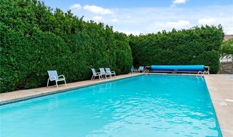 272 N Farm Dr, Bristol, RI 02809