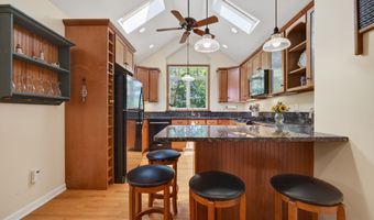 8 Liberty Rdg, Clinton, CT 06413