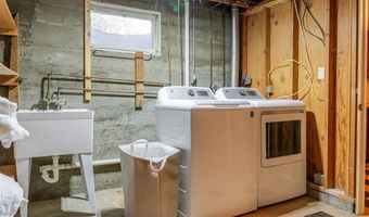 508 Circle Dr E, Cody, WY 82414