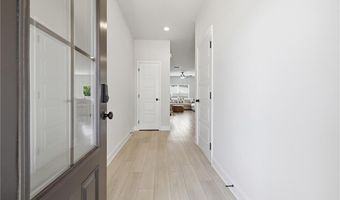198 Station Overlook Dr, Auburn, GA 30011