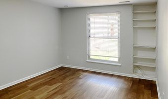 3322 WOODBURN VILLAGE Dr 24, Annandale, VA 22003