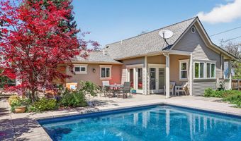 746 C St, Ashland, OR 97520