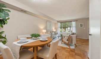 2312 N DEARING St, Alexandria, VA 22302