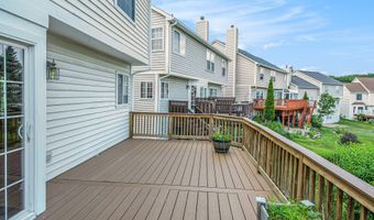 4871 S Ridgeside Cir, Ann Arbor, MI 48105