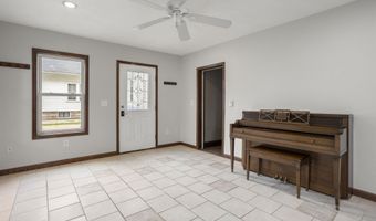 1324 W WASHINGTON St, Appleton, WI 54914
