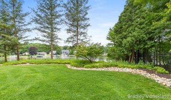 7635 Sandy Hollow Dr SE, Alto, MI 49302