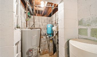 982 W Garfield Rd, Aurora, OH 44202