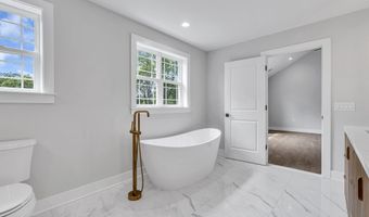127 Rogers St, Bayville, NJ 08721