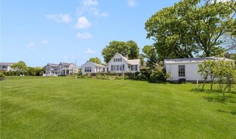 10 Casey Ct, Newport, RI 02840