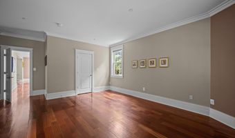 9715 SINGLETON Dr, Bethesda, MD 20817