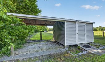 2489 Pocosin Rd, Ayden, NC 28513