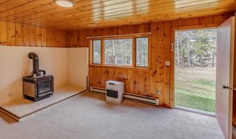 14 Lloyd St, Campton, NH 03223
