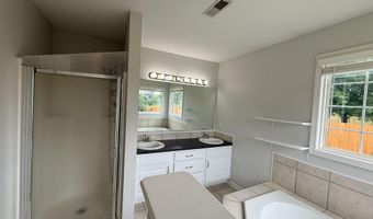 927 Jasara Cir, Baldwin City, KS 66006