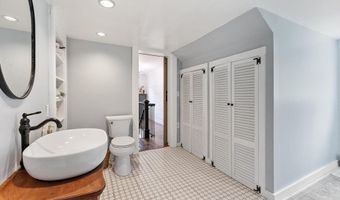 15 Chapel St, Ashburnham, MA 01430