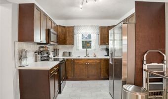208 E WINTHROP St, Avon Park, FL 33825