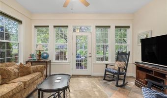 315 Old River Rd 6, Lincoln, RI 02838