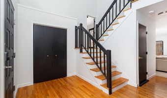 6 Daniels Dr, Danbury, CT 06811
