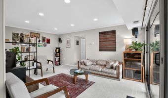 8 CANTERBURY Sq 304, Alexandria, VA 22304