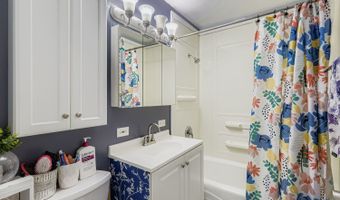 19 W720 Woodland Ave, Addison, IL 60101